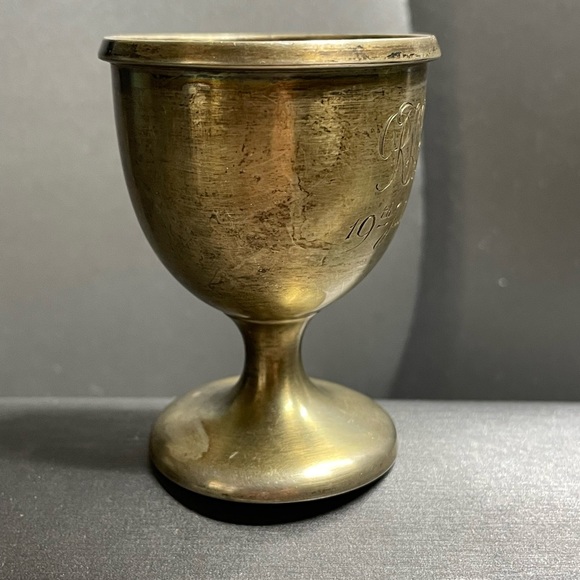 1921 Levi & Salaman Sterling Silver Egg Cup Engraved 19th July 1922 RWH. - Picture 3 of 11